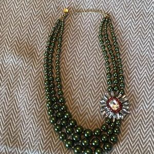 GORGEOUS Statement necklace!